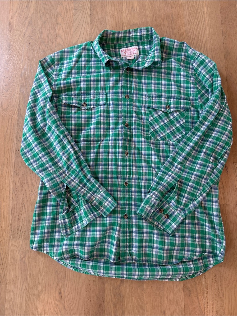 Filson Green Blue and White Plaid Long-Sleeve Button-Up Shirt Large